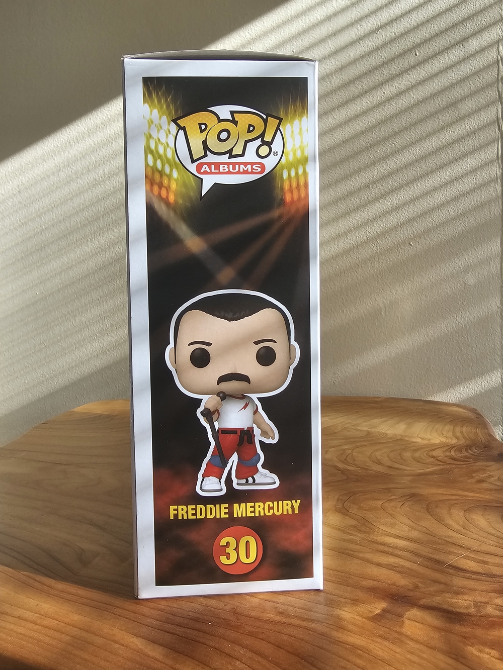 Queen Freddie Mercury Funko Pop! Vinyl Figure - Yellow & Red Box - Picture 5 of 8